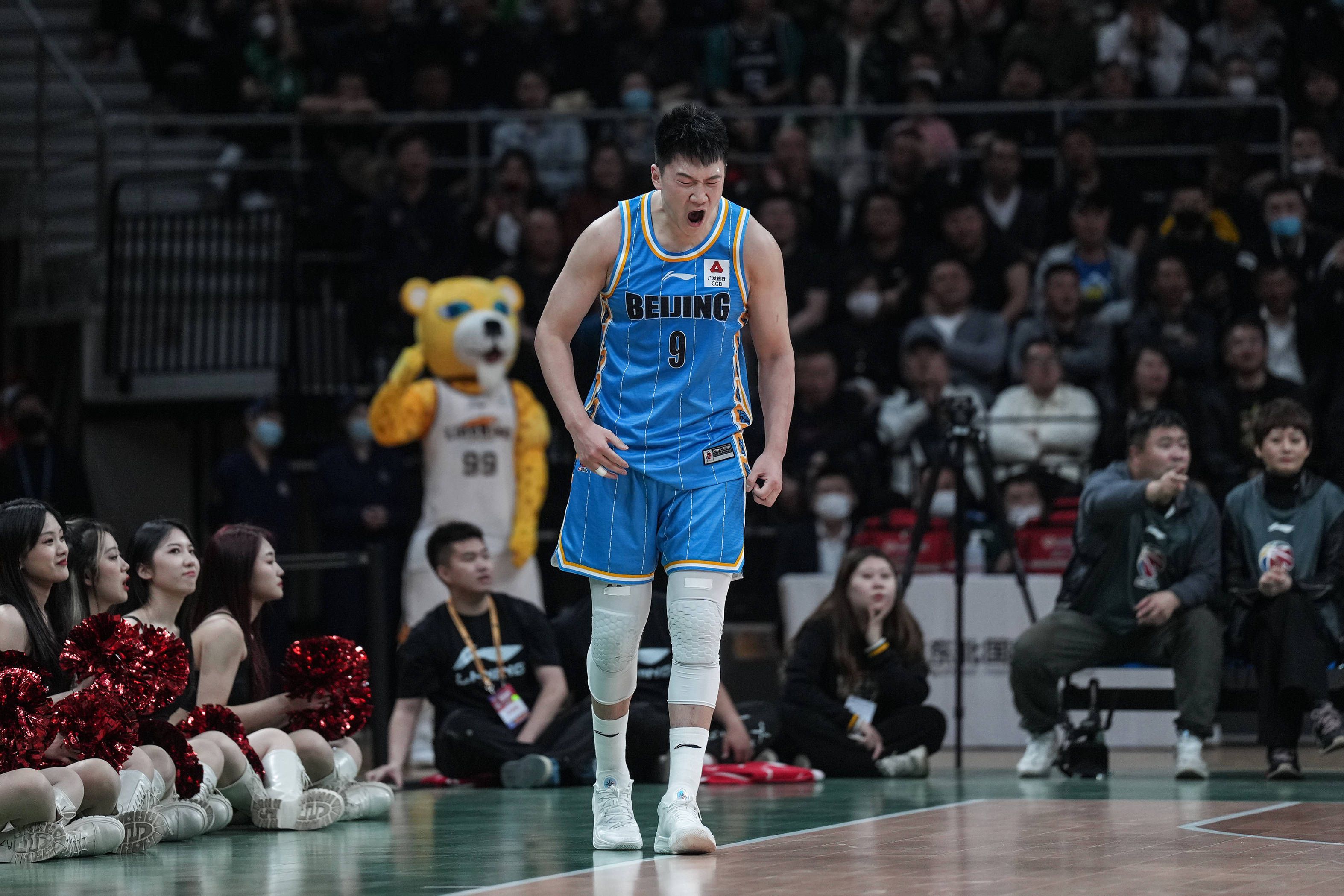 第87分钟，恩凯提亚单刀机会推射中柱。
